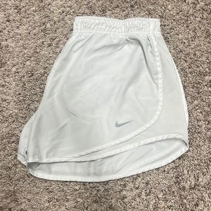 Women’s Nike Tempo running shorts